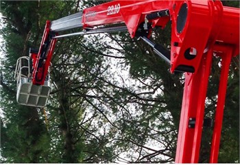 5 Ways a Tracked Aerial Lift Can Increase Your ROI