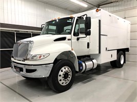 Chip Truck 2019 INTERNATIONAL 4300 - Under CDL!