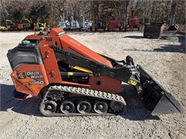 2) 2017 Ditch Witch SK1050 Mini Skid Steer